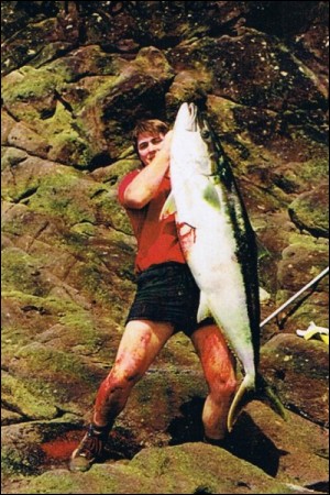 Wayne Meads with 90lb LBG Kingfish, North Island.