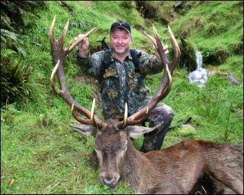 Dave Fredericks with his 6x7 gold medal free range Red Stag